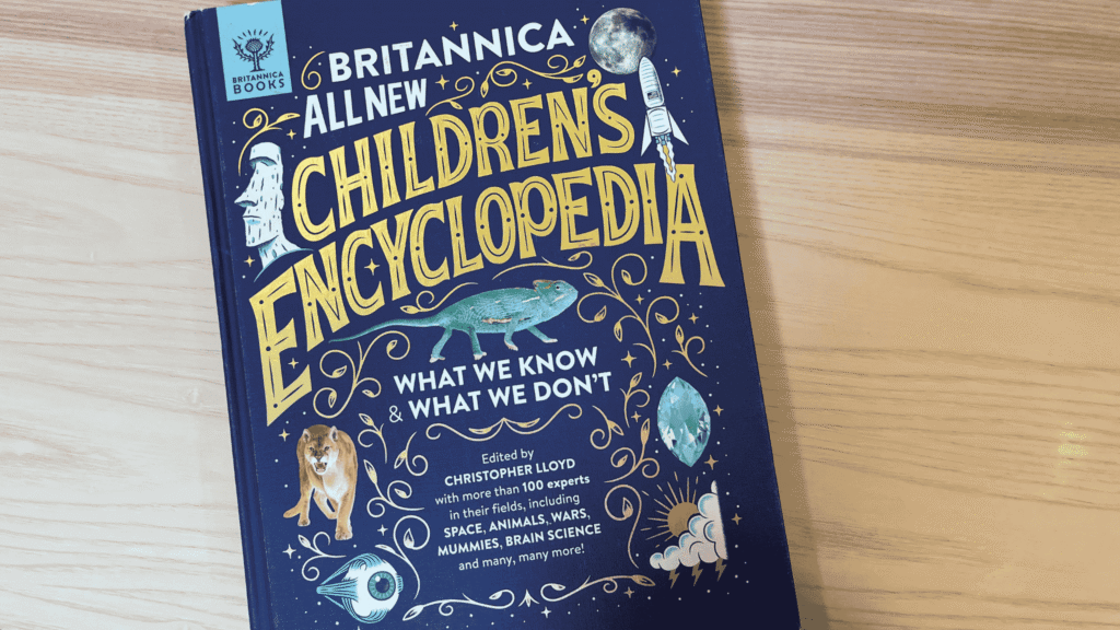 ブリタニカの英語の百科事典「Britannica All New Children's Encyclopedia（ブリタニカ子ども百科事典）」の表紙の写真。